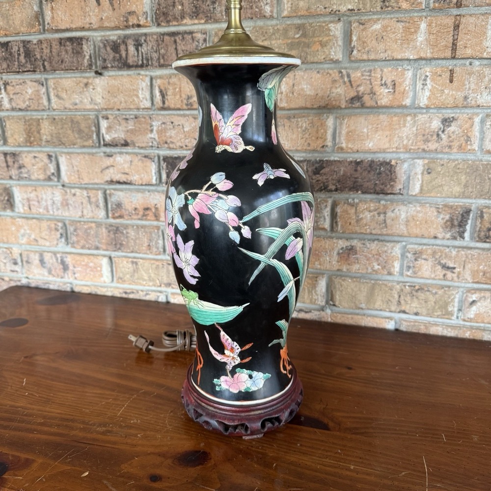 Vintage Famille Noire Style Asian Water Lily Black Floral Porcelain Brass Lamp - Picture 11 of 15